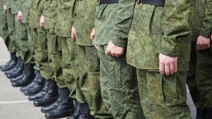 Семья москвича заявила, что его незаконно удерживают в военной части уже полгода