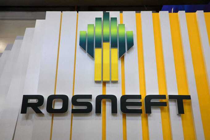 Прибыль «Роснефти» снизилась почти на 60 процентов