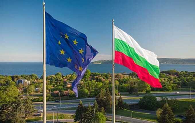 Совет ЕС одобрил вступление Болгарии в зону евро