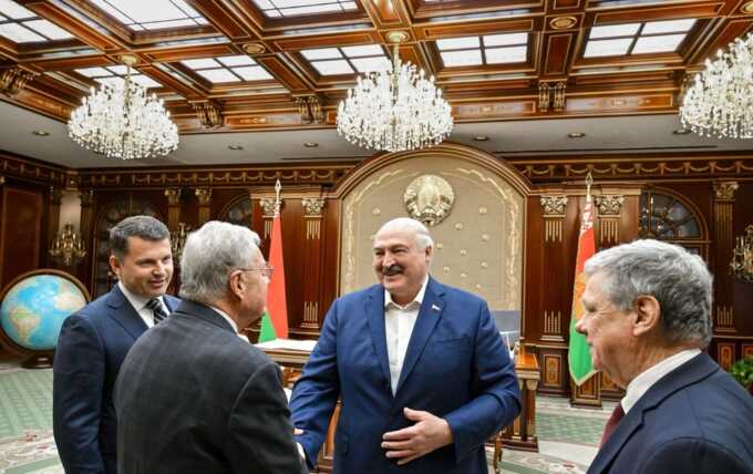 Кит Келлог и Александр Лукашенко обсудили войну в Украине