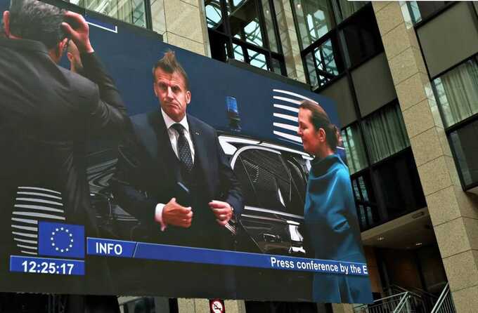 Макрон опоздал на саммит ЕС