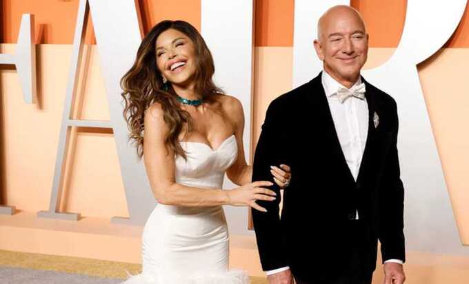 Основатель Amazon собирается подарить журнал Vogue своей жене