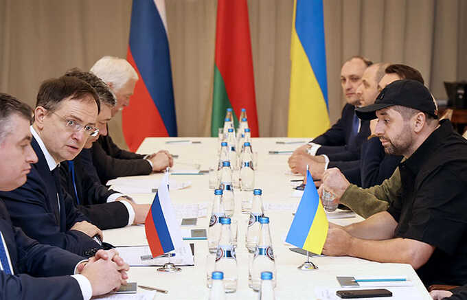64 % россиян выступают за окончания войны и начало переговоров с Украиной