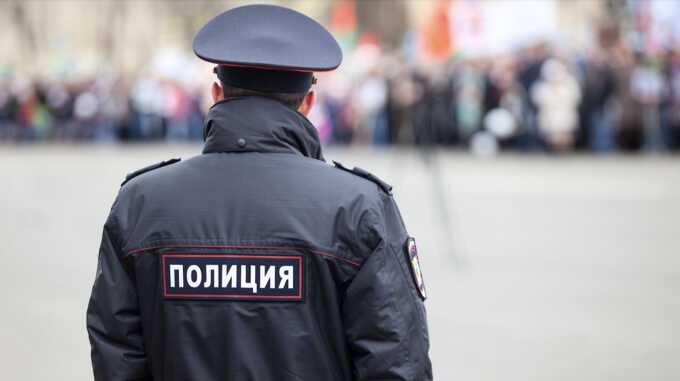 В Москве мужчина ударил девушку ногой за отказ познакомиться