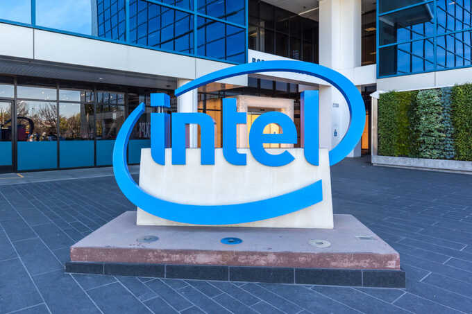 Белый дом может купить долю в Intel, чтобы ускорить строительство фабрики в Огайо