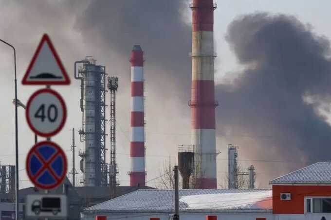 Перекачка нефти по трубопроводу «Дружба» остановлена после удара по станции в Тамбовской области
