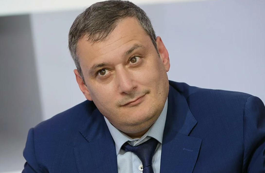 Эксмо вы как: обыски или начало захвата? huieeideuidedatf